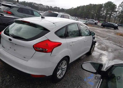 2017 Ford Focus Se z USA, uszkodzony, nr VIN 1FADP3K21HL202858